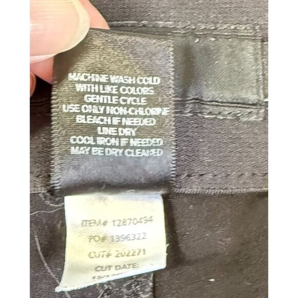 Torrid Womens Black Ponte Shorts Plus Size 24 No Slip Waistband Flat Front - Picture 9 of 9